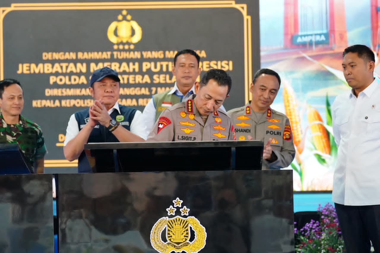 Kapolri Resmikan 57 Jembatan Merah Putih, Permudah Akses Warga