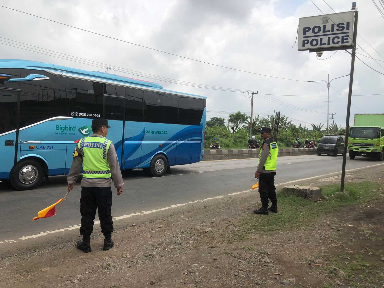 Pasca Ops Ketupat Lodaya 2026, Polisi Jaga Kelancaran Arus Lalin di Pos Pam Gamon Patokbeusi