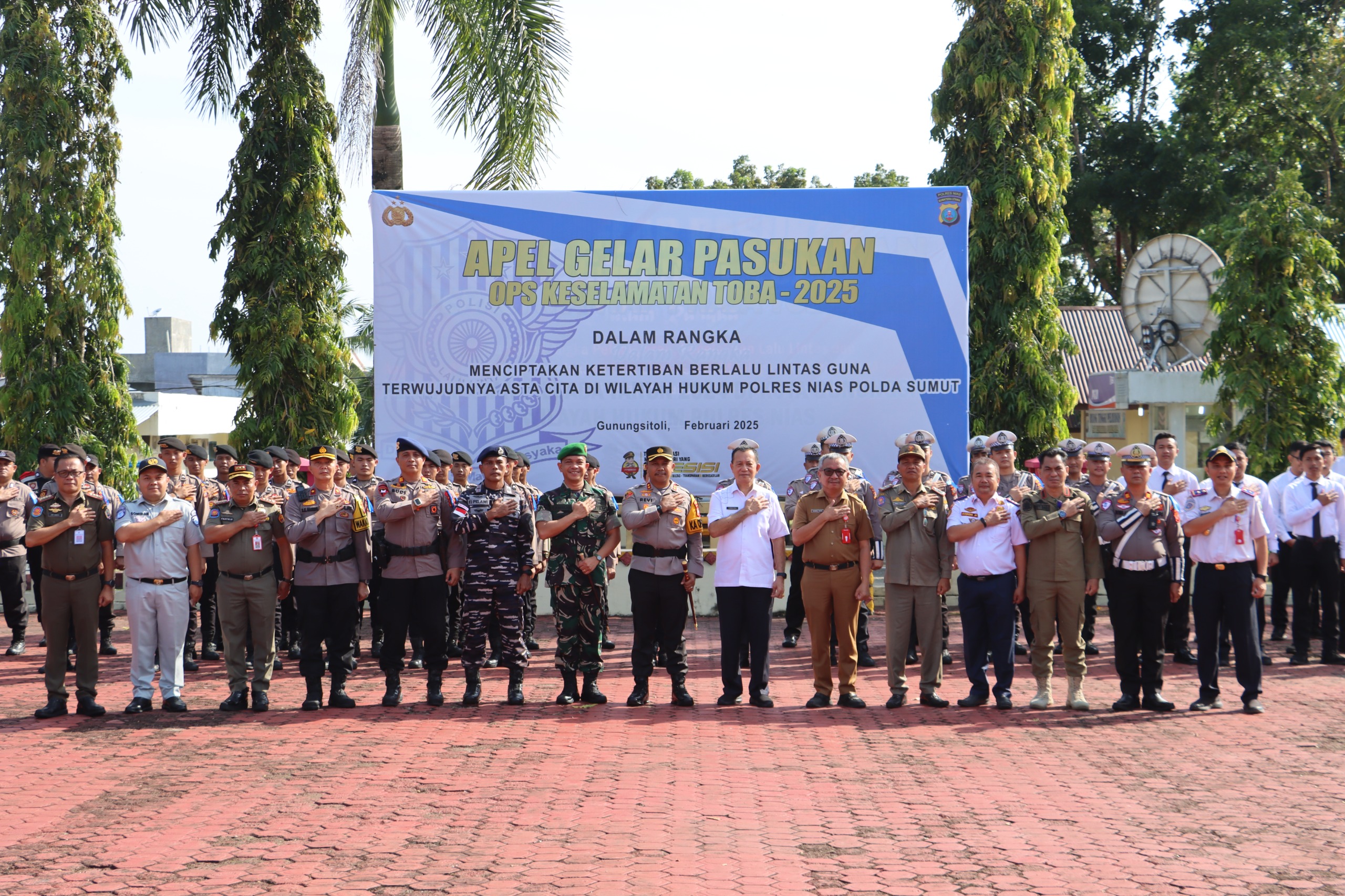 Polres Nias Laksanakan Apel Gelar Pasukan Operasi Keselamatan Toba 2025